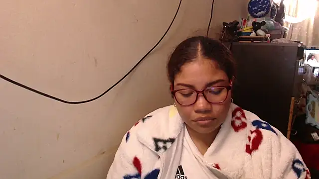 Snapshot of madelene chatting on March 2026 04:08:01 AM madelene online show from March 2026 04:08:01 AM