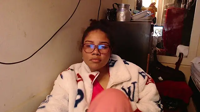 Snapshot of madelene chatting on March 2026 02:30:02 AM madelene online show from March 2026 02:30:02 AM