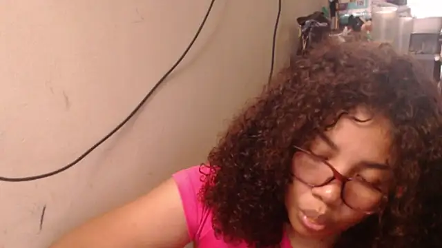 Snapshot of madelene chatting on March 2026 11:43:01 PM madelene online show from March 2026 11:43:01 PM