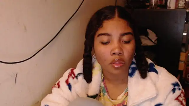 Snapshot of madelene chatting on March 2026 02:15:01 AM madelene online show from March 2026 02:15:01 AM