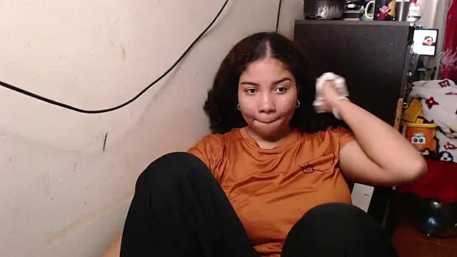 Snapshot of madelene chatting on March 2026 01:00:02 AM madelene online show from March 2026 01:00:02 AM