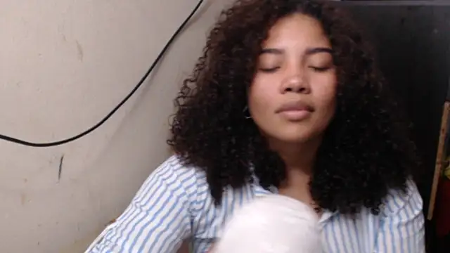 Snapshot of madelene chatting on April 2026 12:08:02 AM madelene online show from April 2026 12:08:02 AM