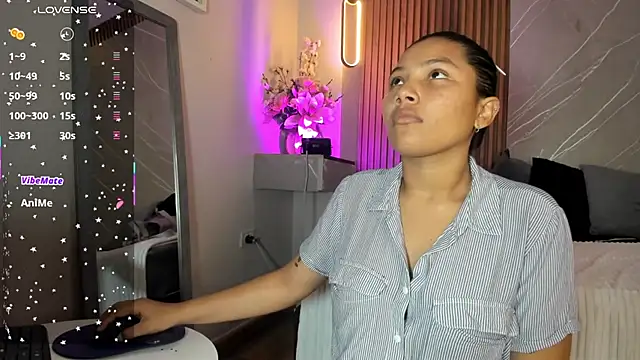 Snapshot of emma__rose1 chatting on October 2025 02:10:01 AM emma rose1 online show from October 2025 02:10:01 AM