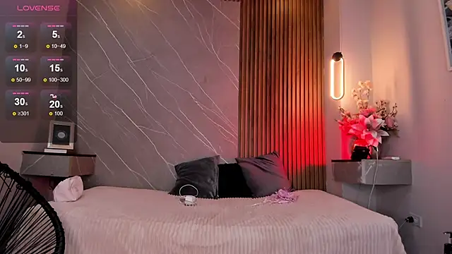 Snapshot of emma__rose1 chatting on October 2025 02:19:02 AM emma rose1 online show from October 2025 02:19:02 AM