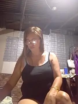 Snapshot of SexyHottMom chatting on October 2025 12:09:02 PM SexyHottMom online show from October 2025 12:09:02 PM