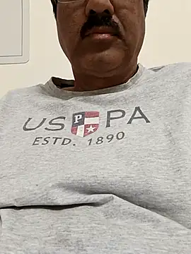 Snapshot of moonflower25 chatting on September 2025 02:17:01 PM moonflower25 online show from September 2025 02:17:01 PM