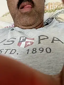 Snapshot of moonflower25 chatting on September 2025 11:27:01 PM moonflower25 online show from September 2025 11:27:01 PM