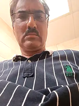 Snapshot of moonflower25 chatting on September 2025 08:27:02 AM moonflower25 online show from September 2025 08:27:02 AM