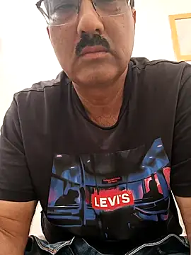 Snapshot of moonflower25 chatting on September 2025 03:43:01 AM moonflower25 online show from September 2025 03:43:01 AM