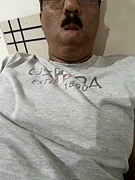 Snapshot of moonflower25 chatting on October 2025 05:42:01 PM moonflower25 online show from October 2025 05:42:01 PM