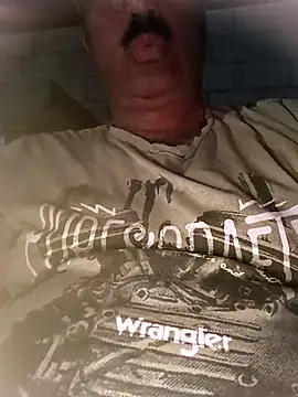 Snapshot of moonflower25 chatting on October 2025 07:45:01 PM moonflower25 online show from October 2025 07:45:01 PM