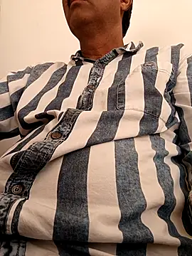 Snapshot of moonflower25 chatting on October 2025 08:59:01 AM moonflower25 online show from October 2025 08:59:01 AM