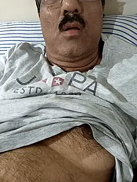 Snapshot of moonflower25 chatting on November 2025 08:32:01 PM moonflower25 online show from November 2025 08:32:01 PM