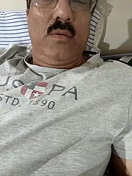 moonflower25 online show from November 2025 08:07:01 PM