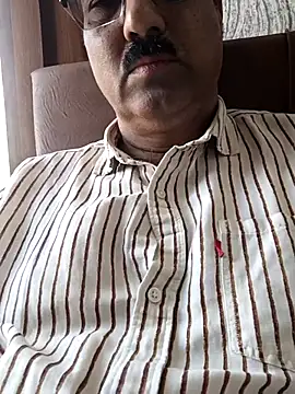 moonflower25 online show from December 2025 05:12:02 AM