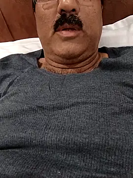 moonflower25 online show from December 2025 05:19:02 PM