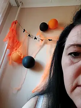 BlacReign online show from November 2025 12:37:02 PM