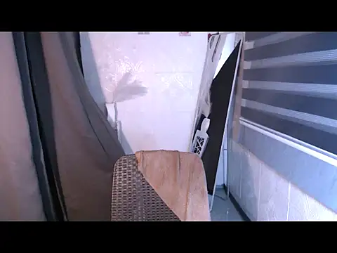 LauraSoHot online show from November 2025 05:23:02 PM