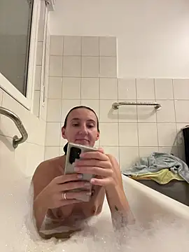 Emilia Mausi online show from October 2025 06:50:02 PM