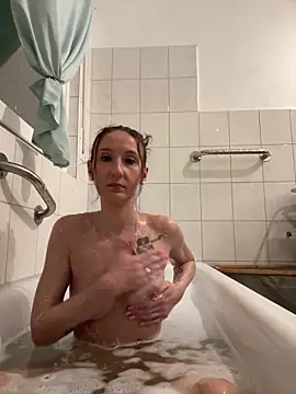 Emilia Mausi online show from November 2025 08:19:01 PM