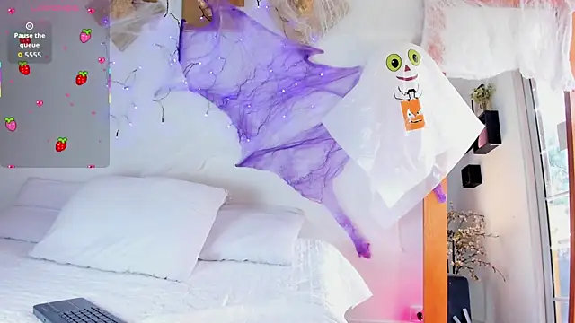 Aleexiiaa online show from October 2025 12:45:02 PM