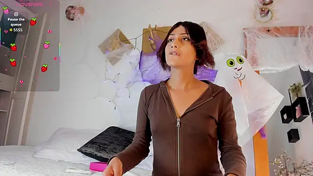 Aleexiiaa online show from October 2025 01:02:02 PM