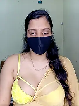 Snapshot of Rose-luckey chatting on November 2025 06:29:01 PM Rose-luckey online show from November 2025 06:29:01 PM