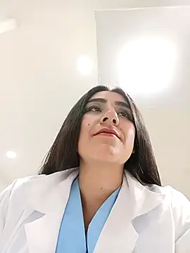 CAROLINE  07 online show from April 2026 01:52:02 PM