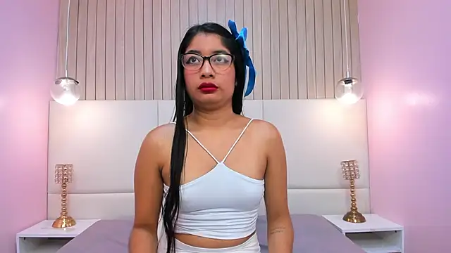 MelanyWayne  online show from April 2026 05:30:01 PM