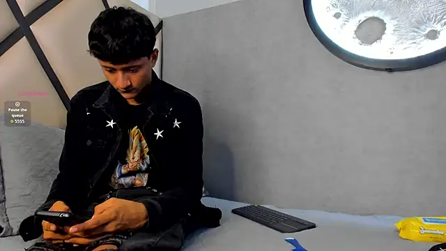 Snapshot of _Leohot_ chatting on September 2025 03:28:01 AM Leohot online show from September 2025 03:28:01 AM