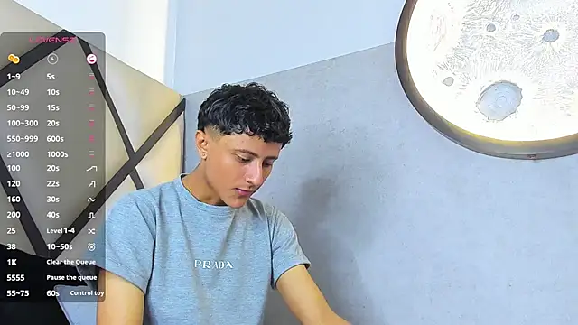 Snapshot of _Leohot_ chatting on September 2025 03:31:01 AM Leohot online show from September 2025 03:31:01 AM