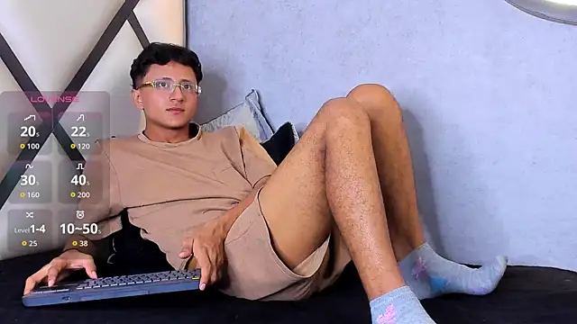 Snapshot of _Leohot_ chatting on September 2025 03:44:01 AM Leohot online show from September 2025 03:44:01 AM