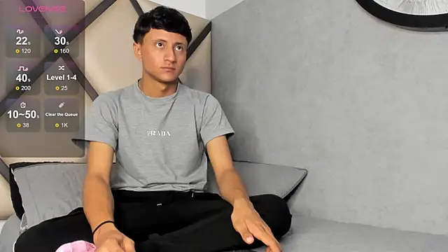 Snapshot of _Leohot_ chatting on October 2025 03:15:02 AM Leohot online show from October 2025 03:15:02 AM