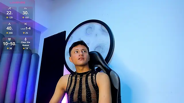 Snapshot of _Leohot_ chatting on November 2025 03:27:01 AM Leohot online show from November 2025 03:27:01 AM