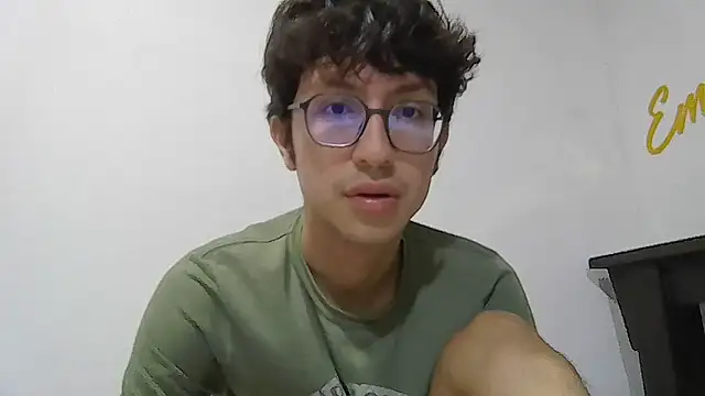 Snapshot of Kevintdx chatting on September 2025 02:44:01 AM Kevintdx online show from September 2025 02:44:01 AM