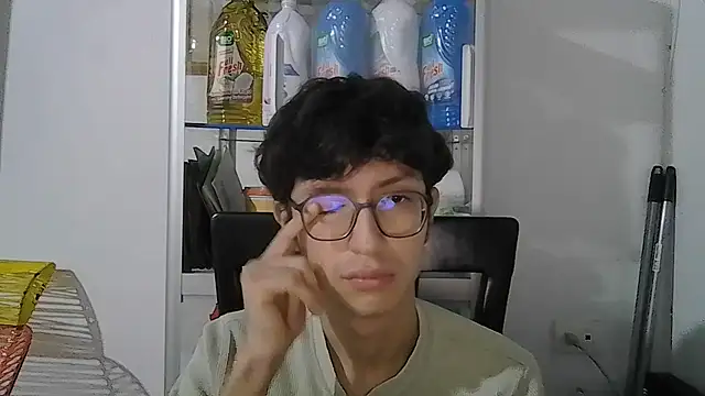 Snapshot of Kevintdx chatting on September 2025 04:01:02 AM Kevintdx online show from September 2025 04:01:02 AM