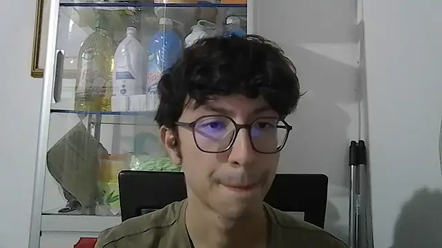 Snapshot of Kevintdx chatting on September 2025 01:40:02 AM Kevintdx online show from September 2025 01:40:02 AM