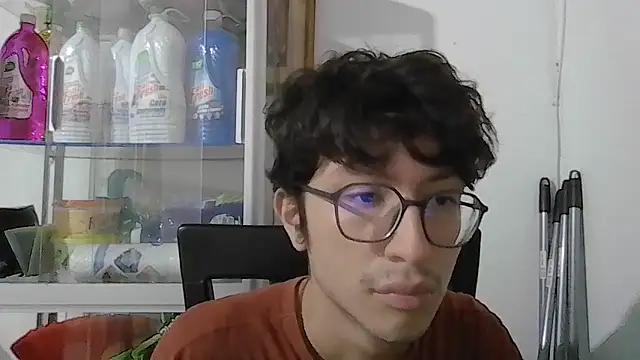 Snapshot of Kevintdx chatting on October 2025 03:12:02 AM Kevintdx online show from October 2025 03:12:02 AM