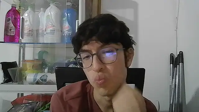 Snapshot of Kevintdx chatting on October 2025 03:02:02 AM Kevintdx online show from October 2025 03:02:02 AM