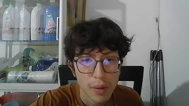 Snapshot of Kevintdx chatting on October 2025 04:10:02 AM Kevintdx online show from October 2025 04:10:02 AM