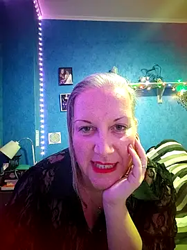 Feelineducentre online show from November 2025 08:03:01 PM