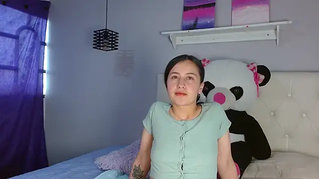 Zaaida  online show from October 2025 01:44:02 PM