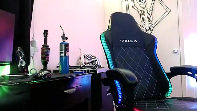 TypicalDepot5 online show from January 2026 10:59:02 PM