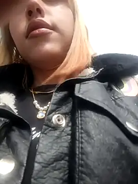 Snapshot of zohet_kriss chatting on October 2025 01:52:02 PM zohet kriss online show from October 2025 01:52:02 PM