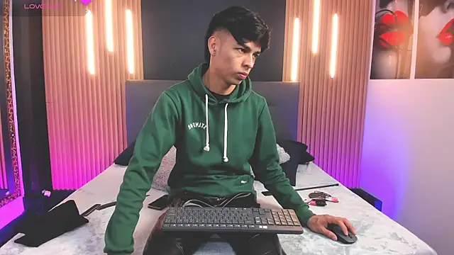 OnlyJos online show from December 2025 06:47:02 PM