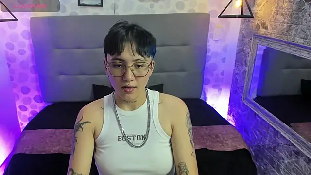 emahills  axelrose online show from September 2025 11:08:01 PM