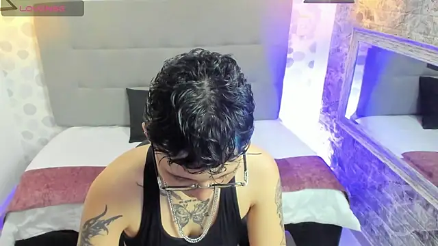 emahills  axelrose online show from September 2025 07:08:01 PM