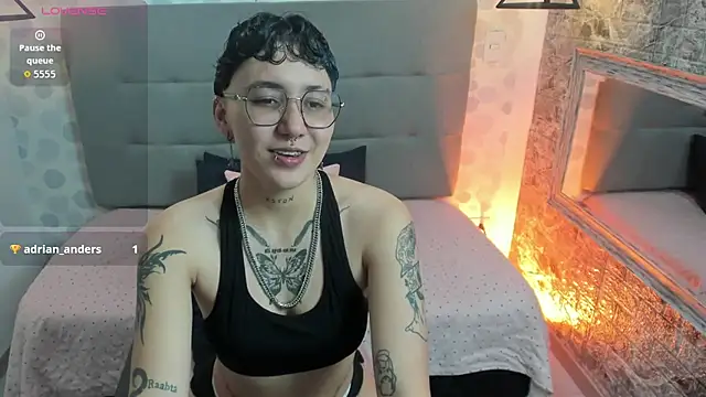 emahills  axelrose online show from October 2025 03:40:02 AM