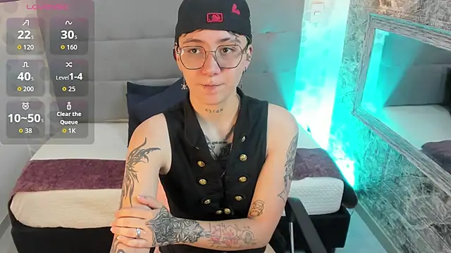 emahills  axelrose online show from October 2025 02:28:02 PM