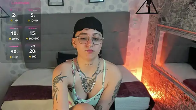 emahills  axelrose online show from October 2025 01:26:02 PM